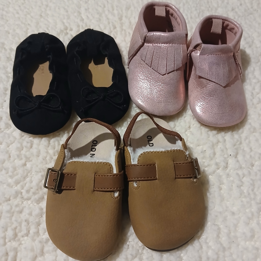 Old Navy baby shoe bundle
